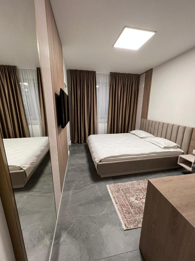 Ferienwohnung Arcgroup Medical Oradea Exterior foto